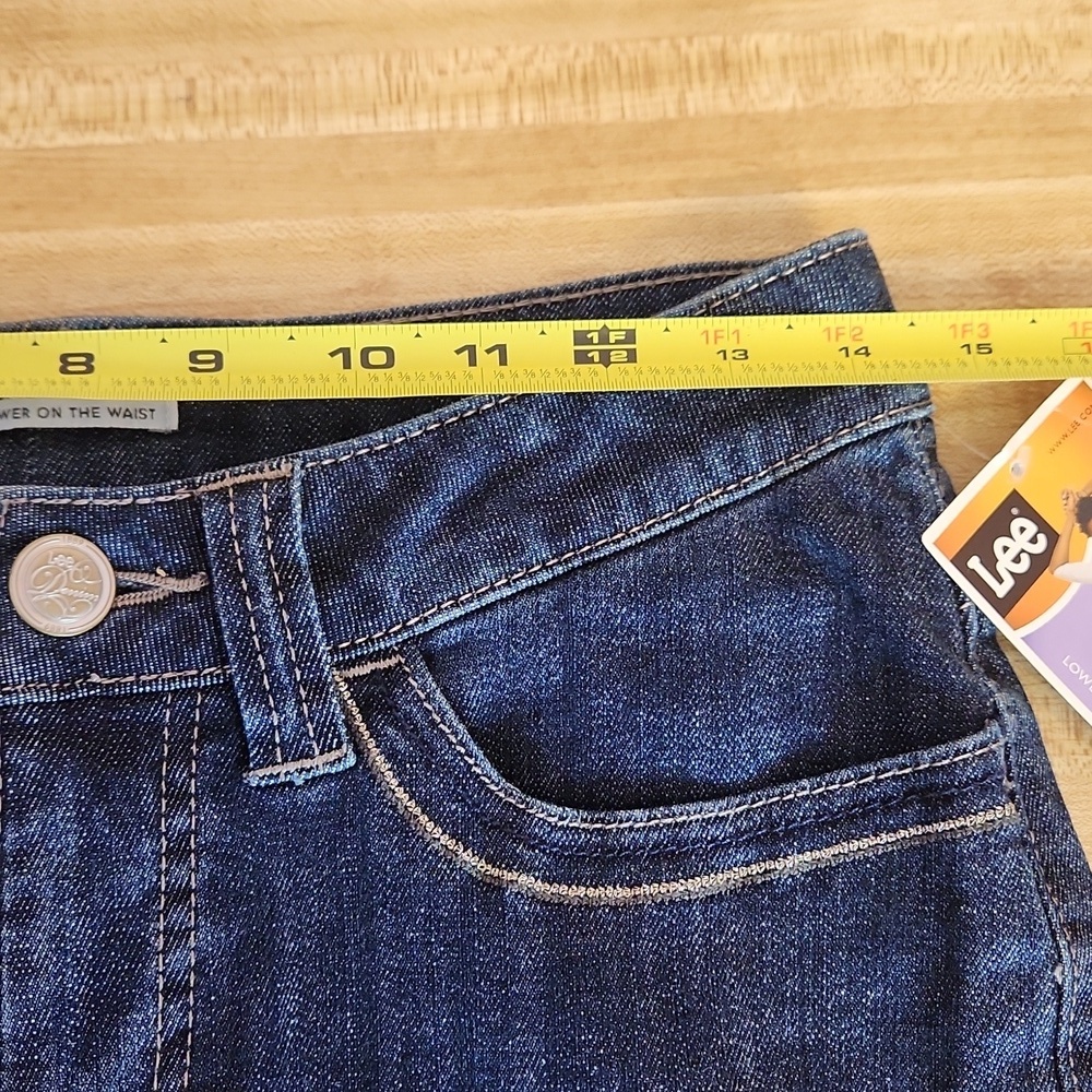 Lee Women's  Midrise Blue Jeans, size 8S - Picture 10 of 13